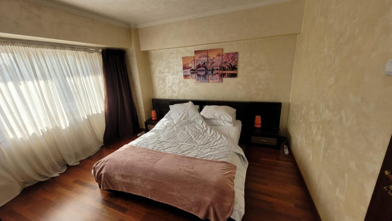 Downtown Top Apartments Бухарест Екстер'єр фото